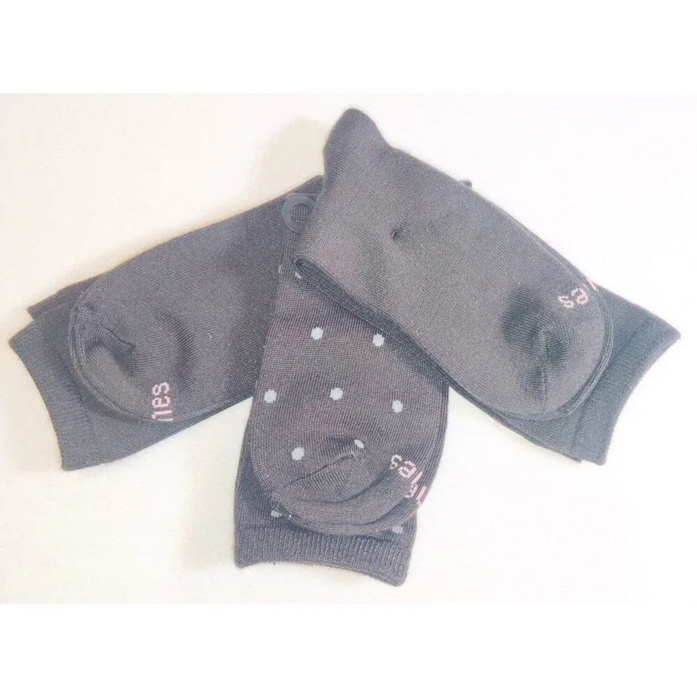 Women's Hanes Silky Soft Crew Socks 3 PACK Size 5-9 Black, Gray Dots NEW